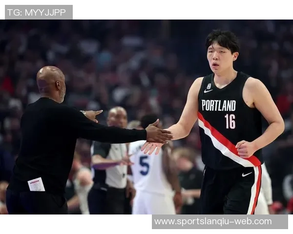 耐心等待开拓者主场战胜老鹰杨瀚森依然未能获得出场机会 耐心等待开拓者主场战胜老鹰杨瀚森依然未能获得出场机会